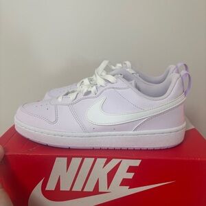 Nike Court- lavender